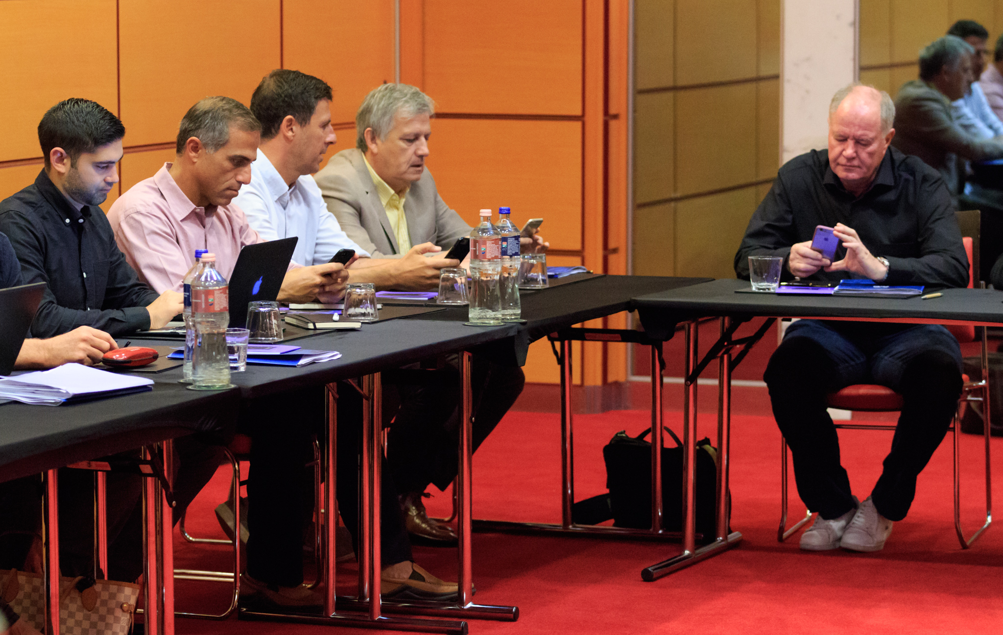 A FINA Edzőbizottsági ülésének résztvevői - fotó: Madar Dávid/MVLSZ
